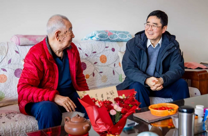 学院开展2026年春节走访慰问活动