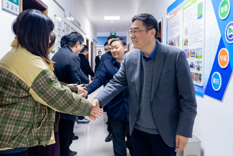 学院领导班子向全体干部职工拜年送祝福