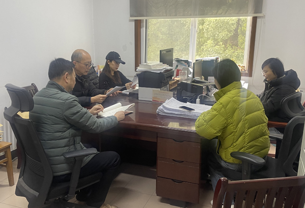 基础教学部党总支：两个支部开展2025年度组织生活会